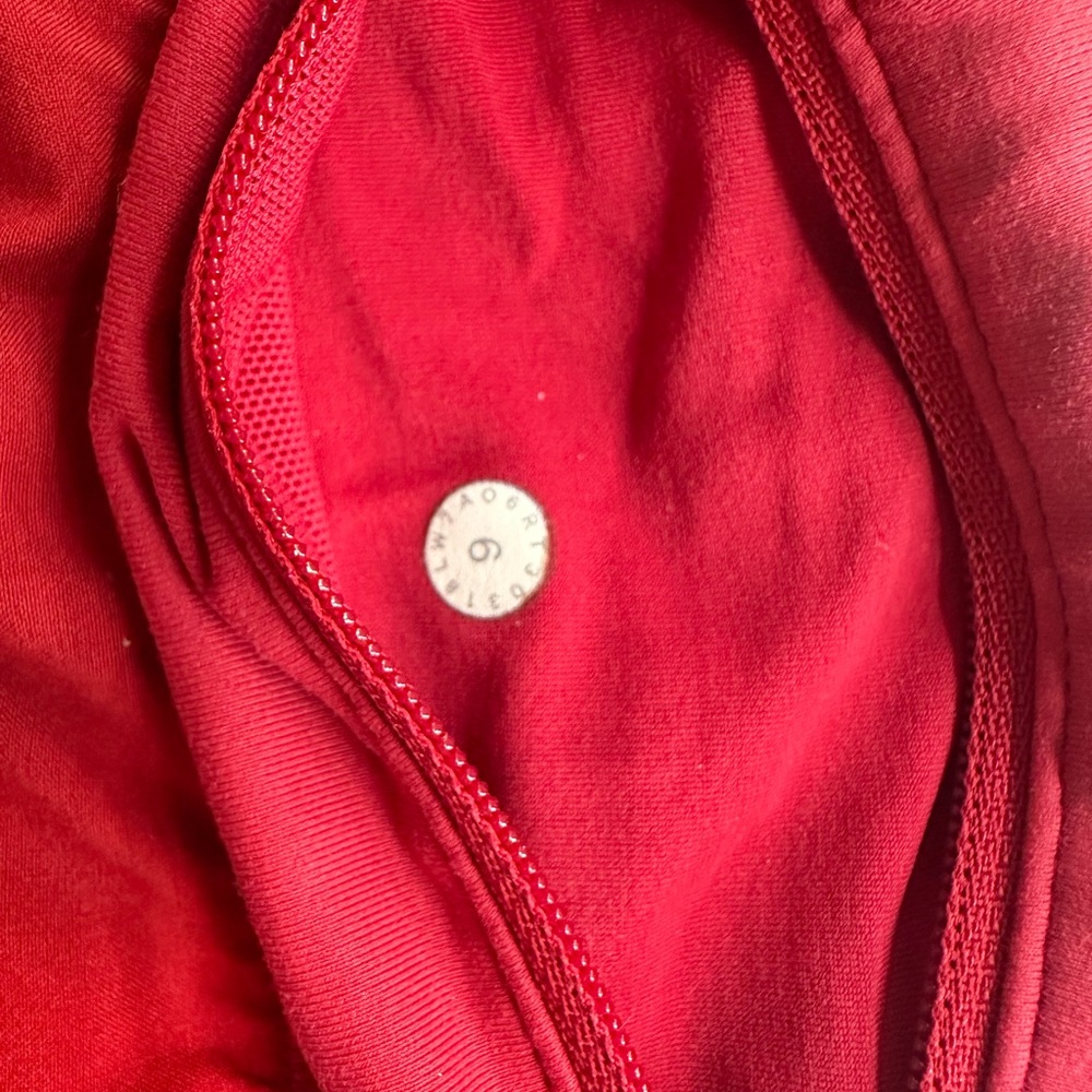 lululemon athletica Red Athletic Shorts speed ups size 6 2.5 inch - Picture 3 of 4